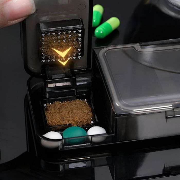 Pastillero 4 en 1: Cortador, Molinillo, Organizador, Hermetico